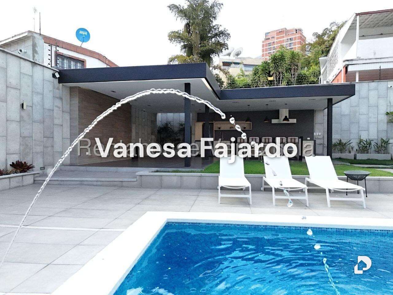 Casa en Altamira, Caracas – 11