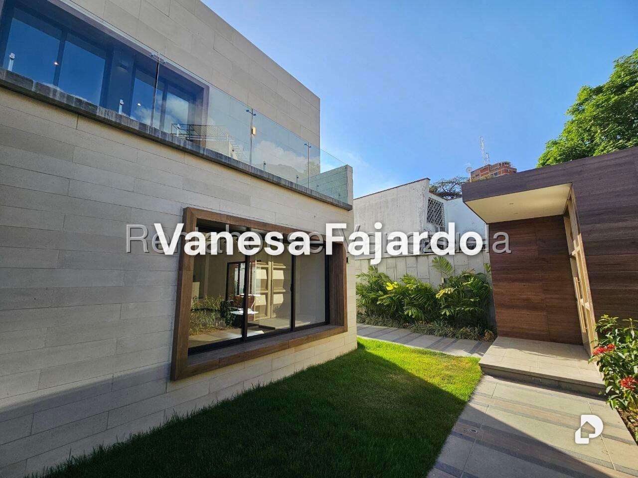 Casa en Altamira, Caracas – 16
