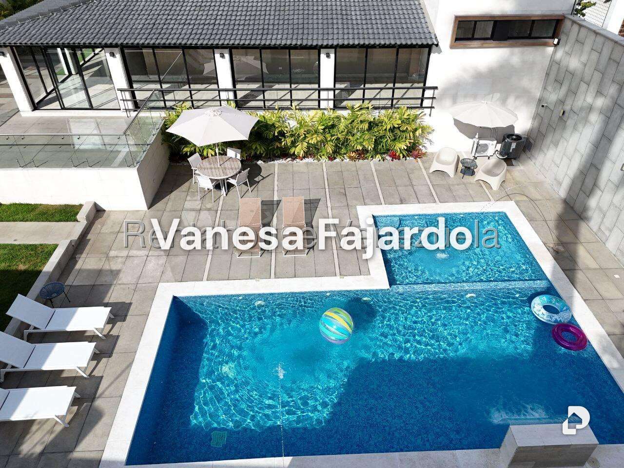 Casa en Altamira, Caracas – 7