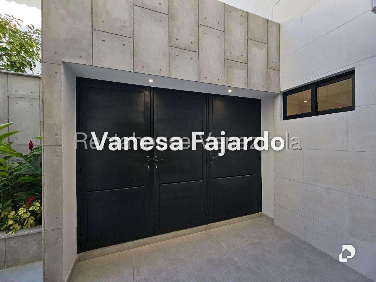 Casa en Altamira, Caracas – 20