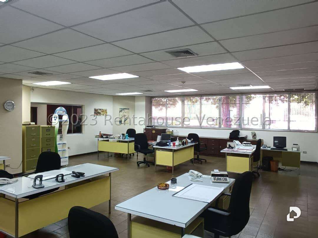 Edificio en La Urbina, Caracas – 15