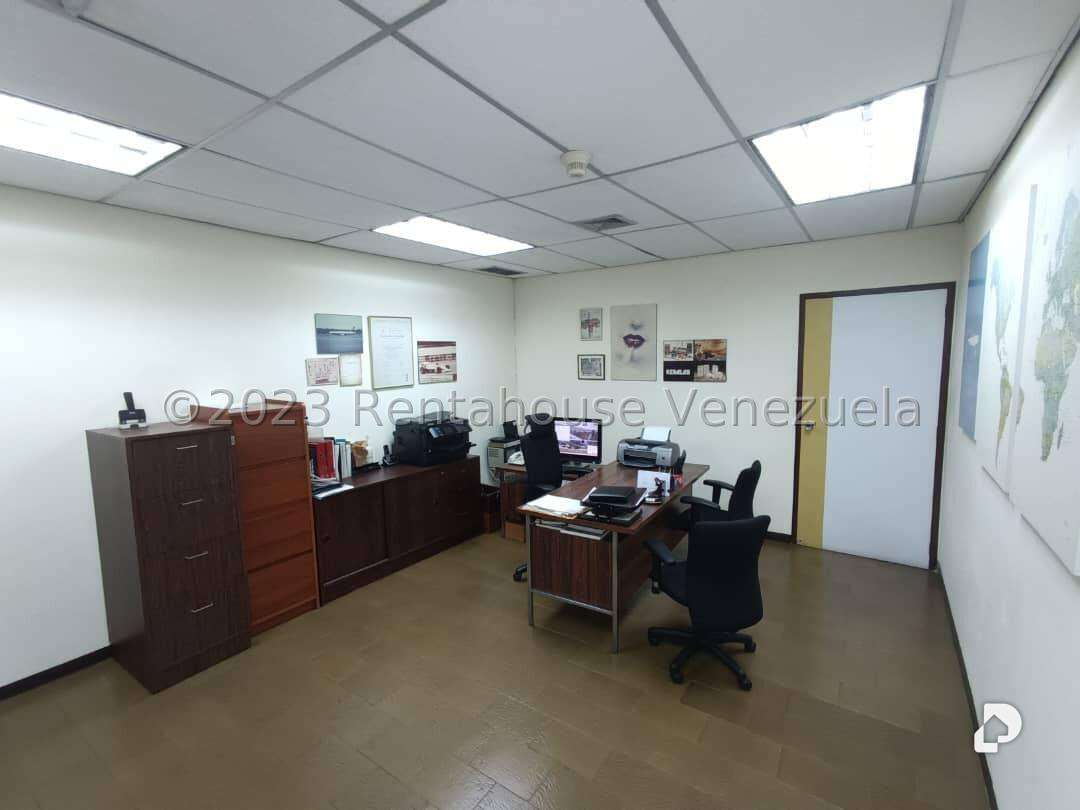 Edificio en La Urbina, Caracas – 24