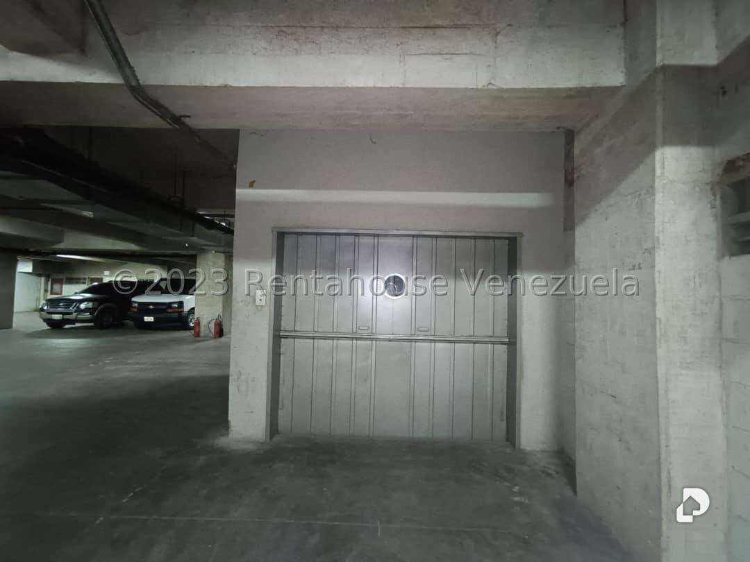 Edificio en La Urbina, Caracas – 8