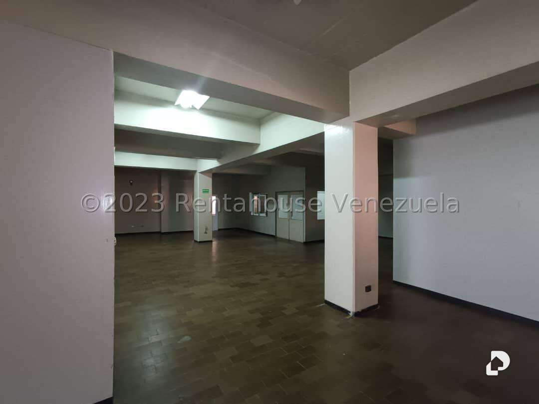 Edificio en La Urbina, Caracas – 27