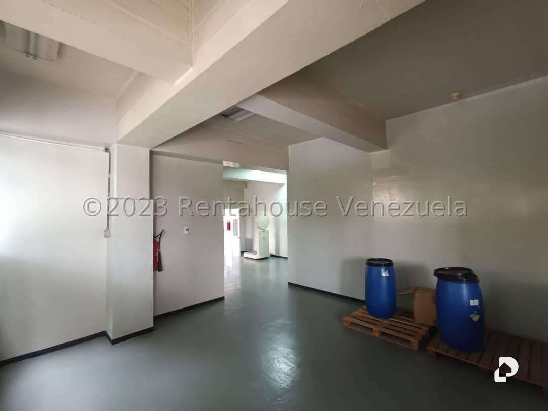 Edificio en La Urbina, Caracas – 26