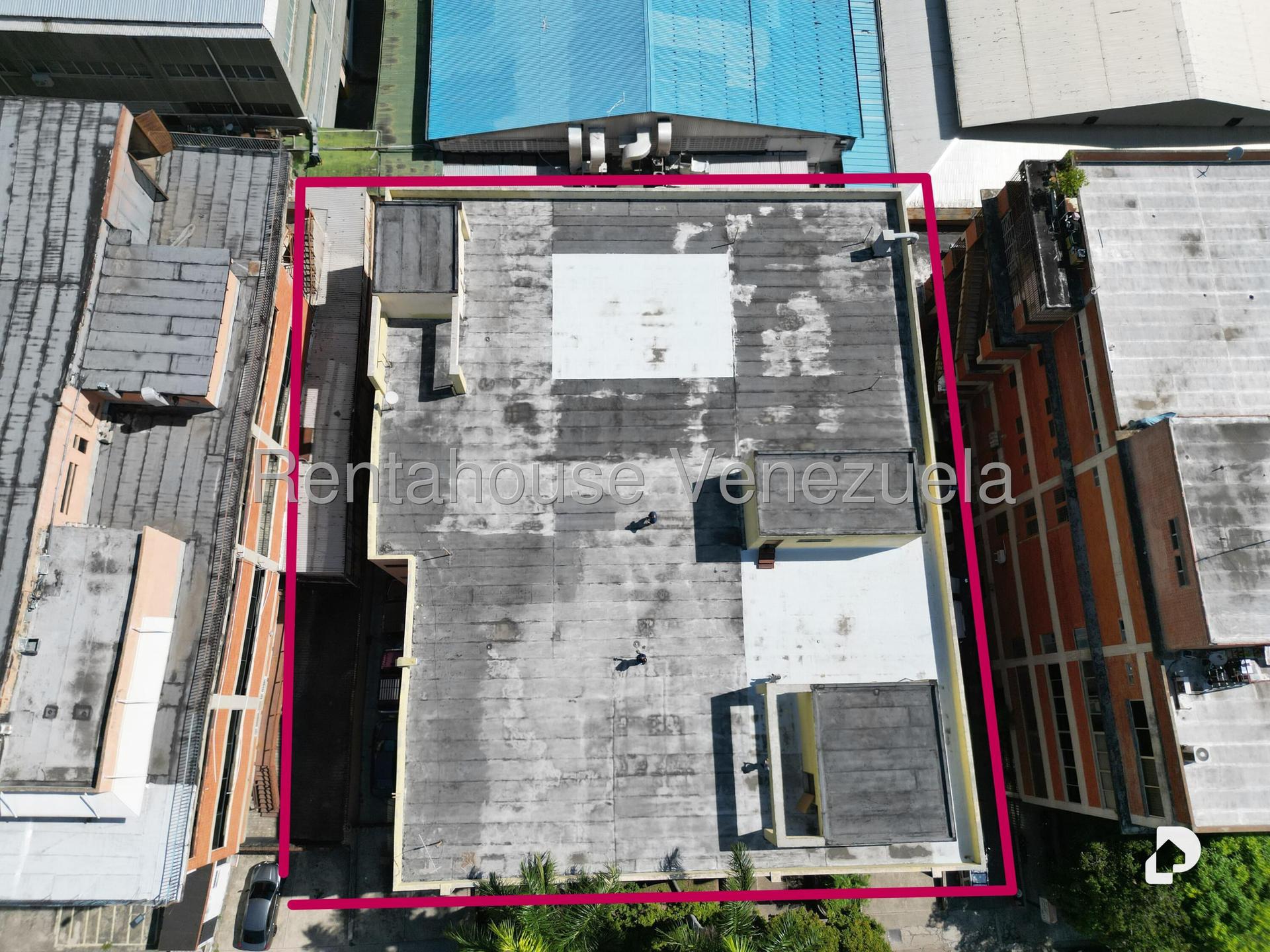 Edificio en La Urbina, Caracas – 3