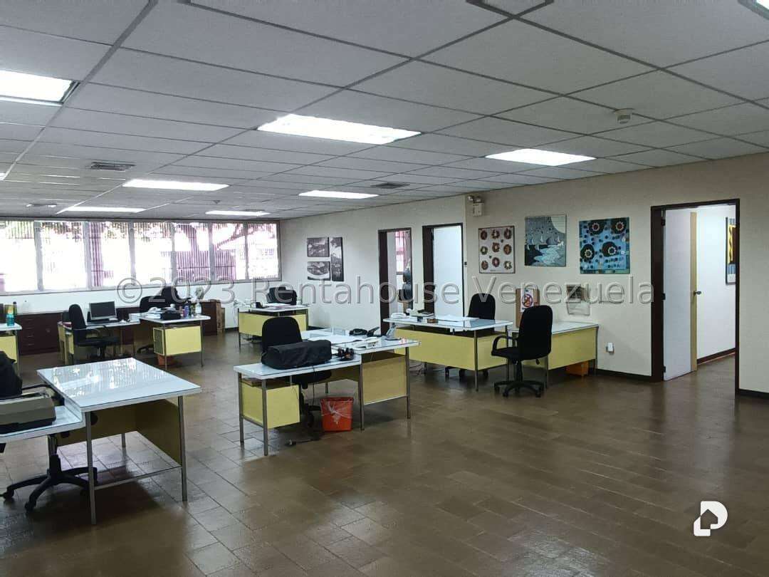 Edificio en La Urbina, Caracas – 21