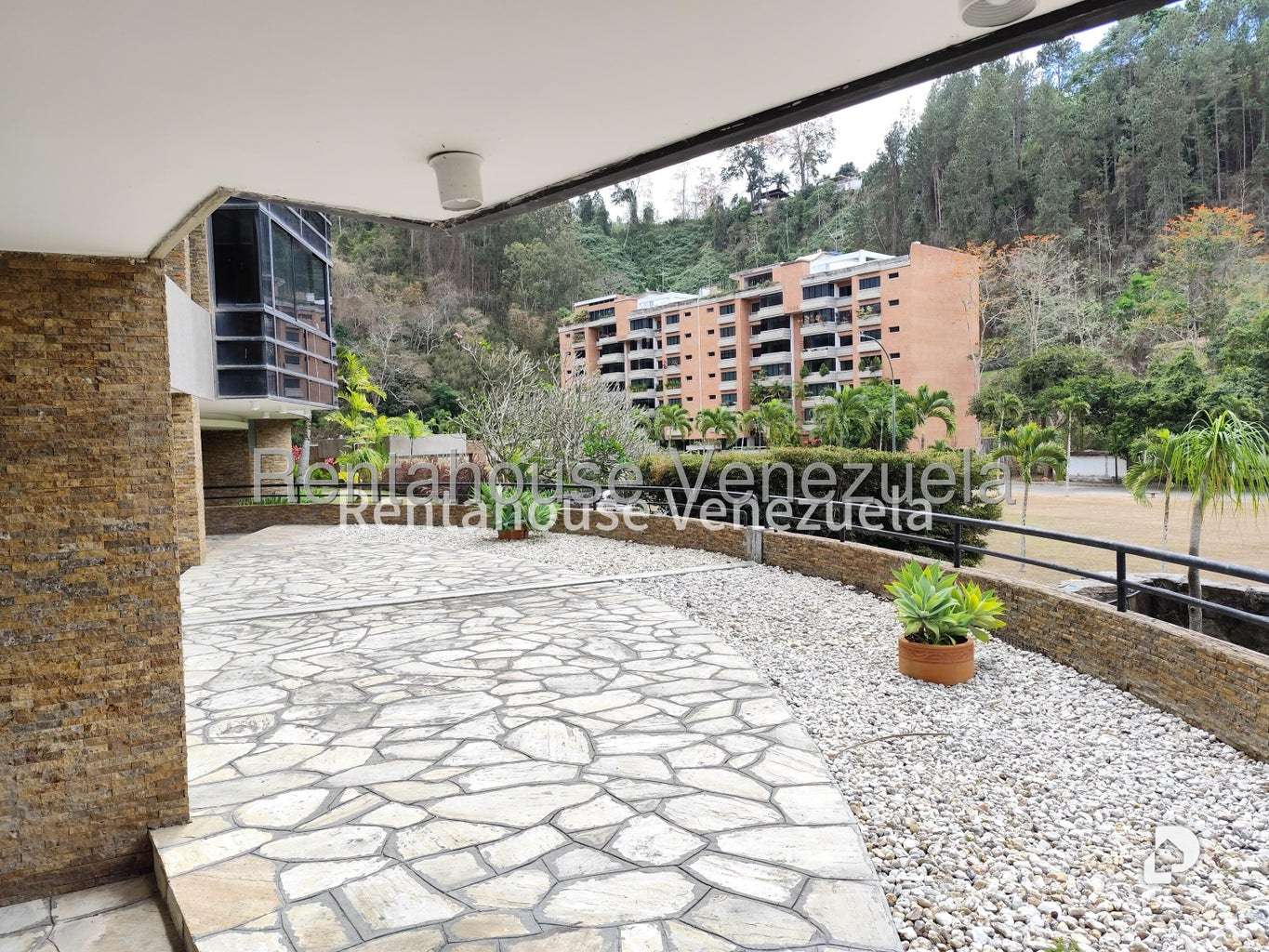 Apartment in Lomas de La Lagunita, Caracas – 52
