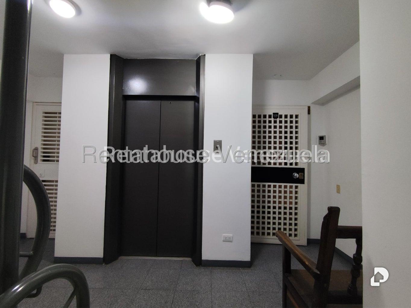 Apartment in Lomas de La Lagunita, Caracas – 3