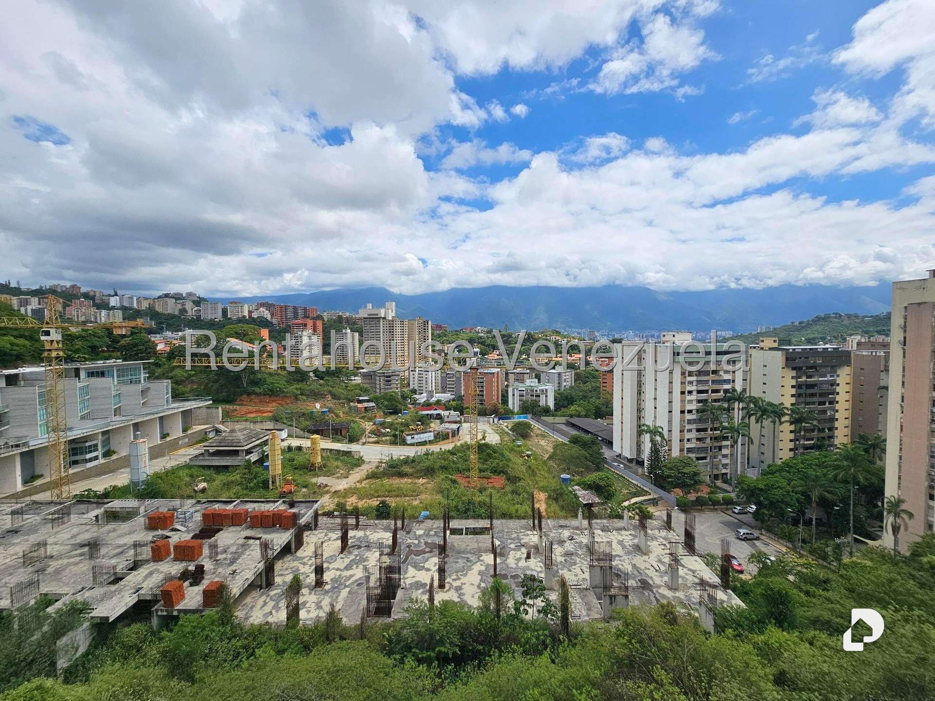 Apartamento en Santa Fe Sur, Caracas – 12