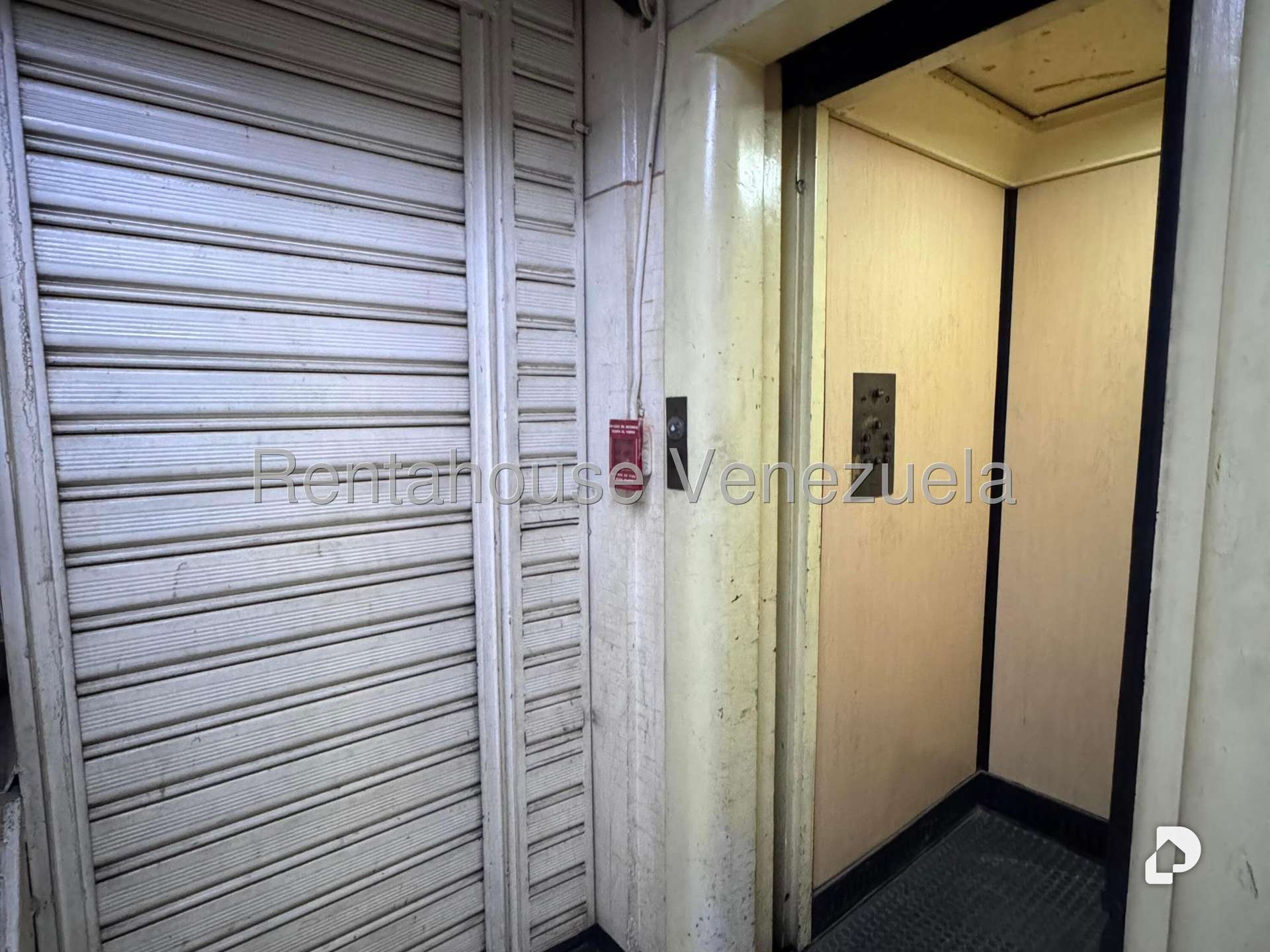Edificio en Centro, Caracas – 4