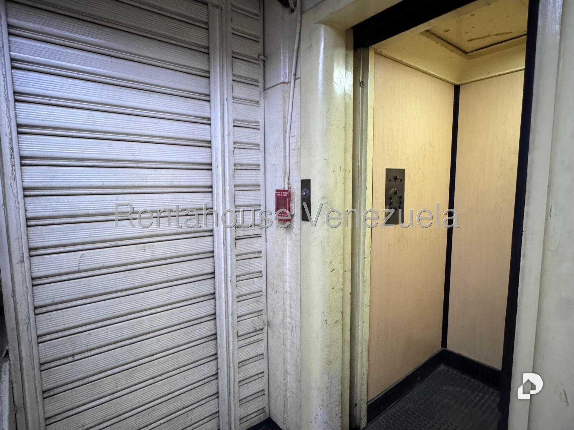 Edificio en Centro, Caracas – 4