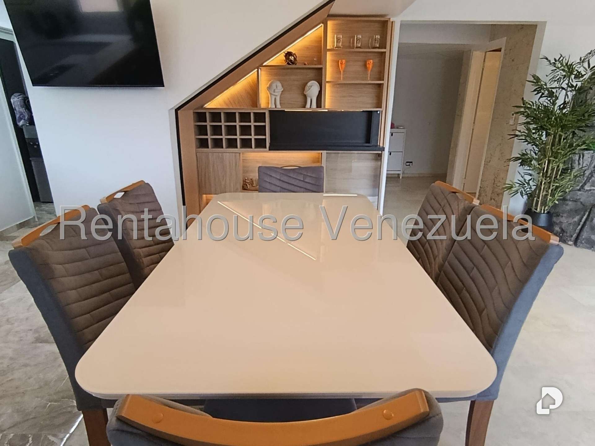Apartamento en Urb. Miranda, Caracas – 15