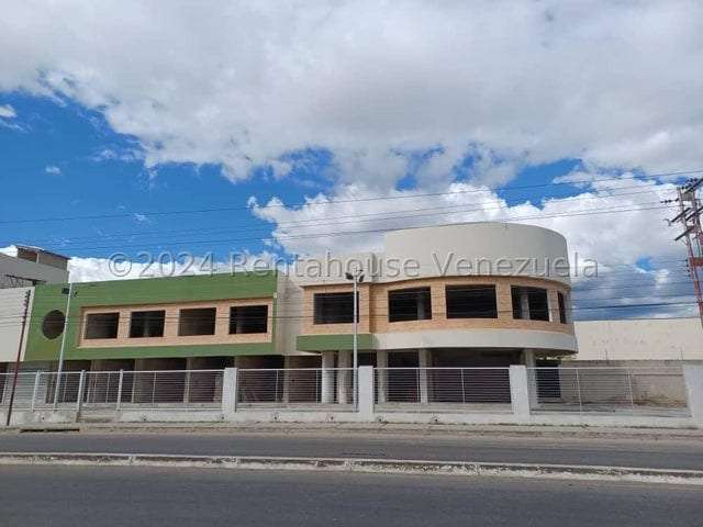 Commercial space in La Morita, Maracay - 1