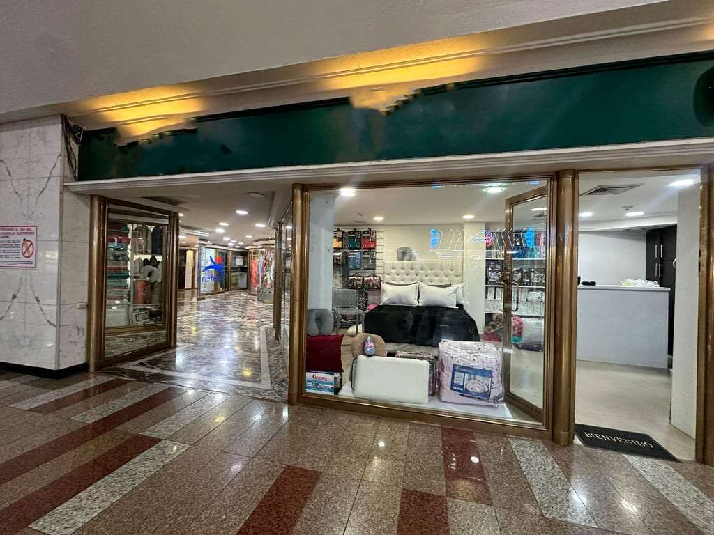 Local comercial en Chuao, Caracas - 1
