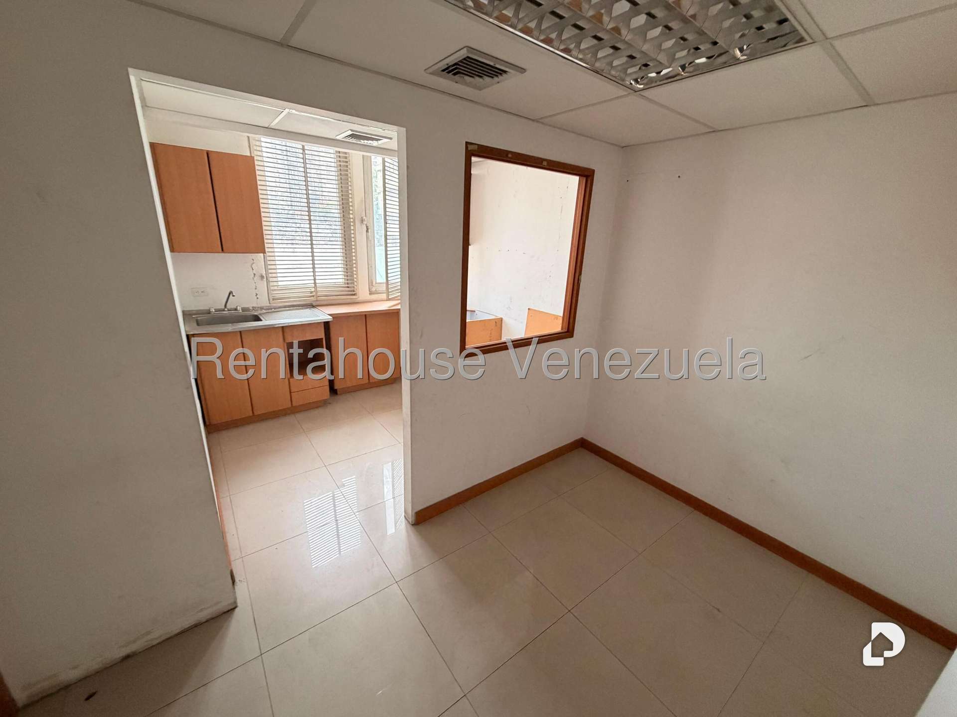 Local comercial en Bello Monte, Caracas – 45