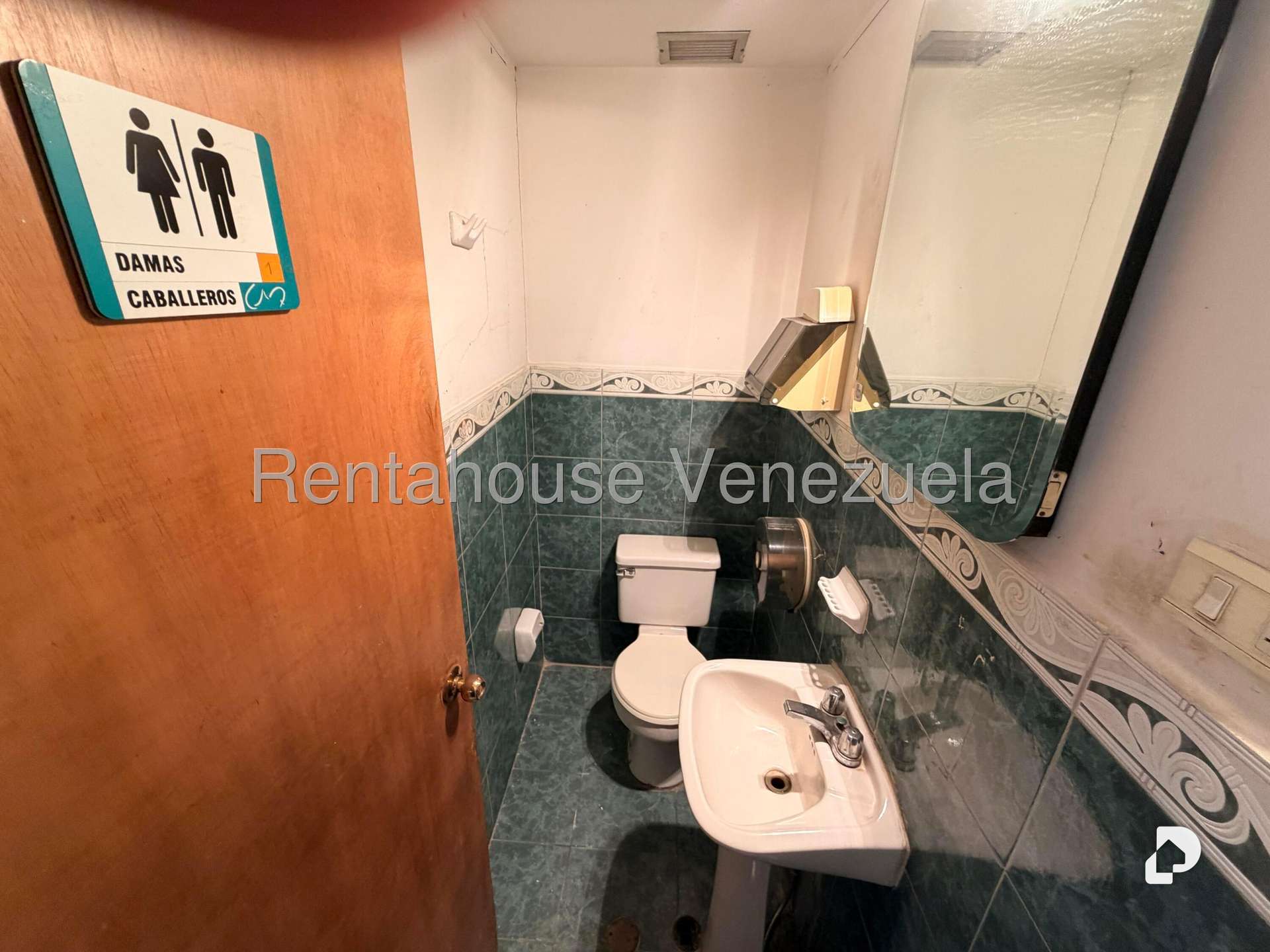 Local comercial en Bello Monte, Caracas – 20