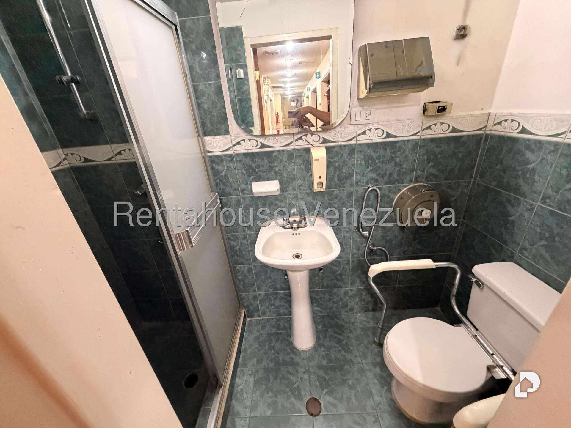 Local comercial en Bello Monte, Caracas – 34