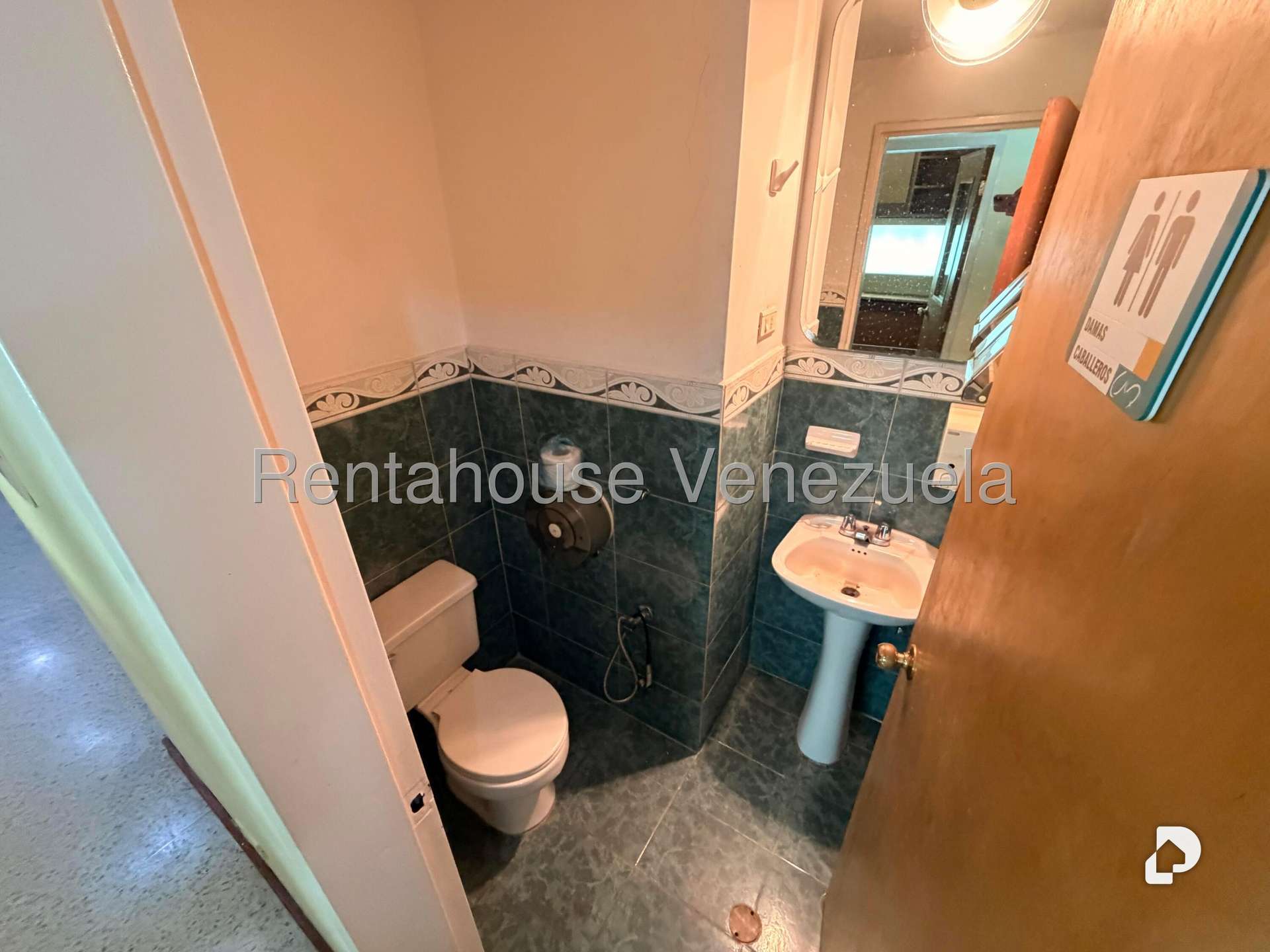 Local comercial en Bello Monte, Caracas – 15