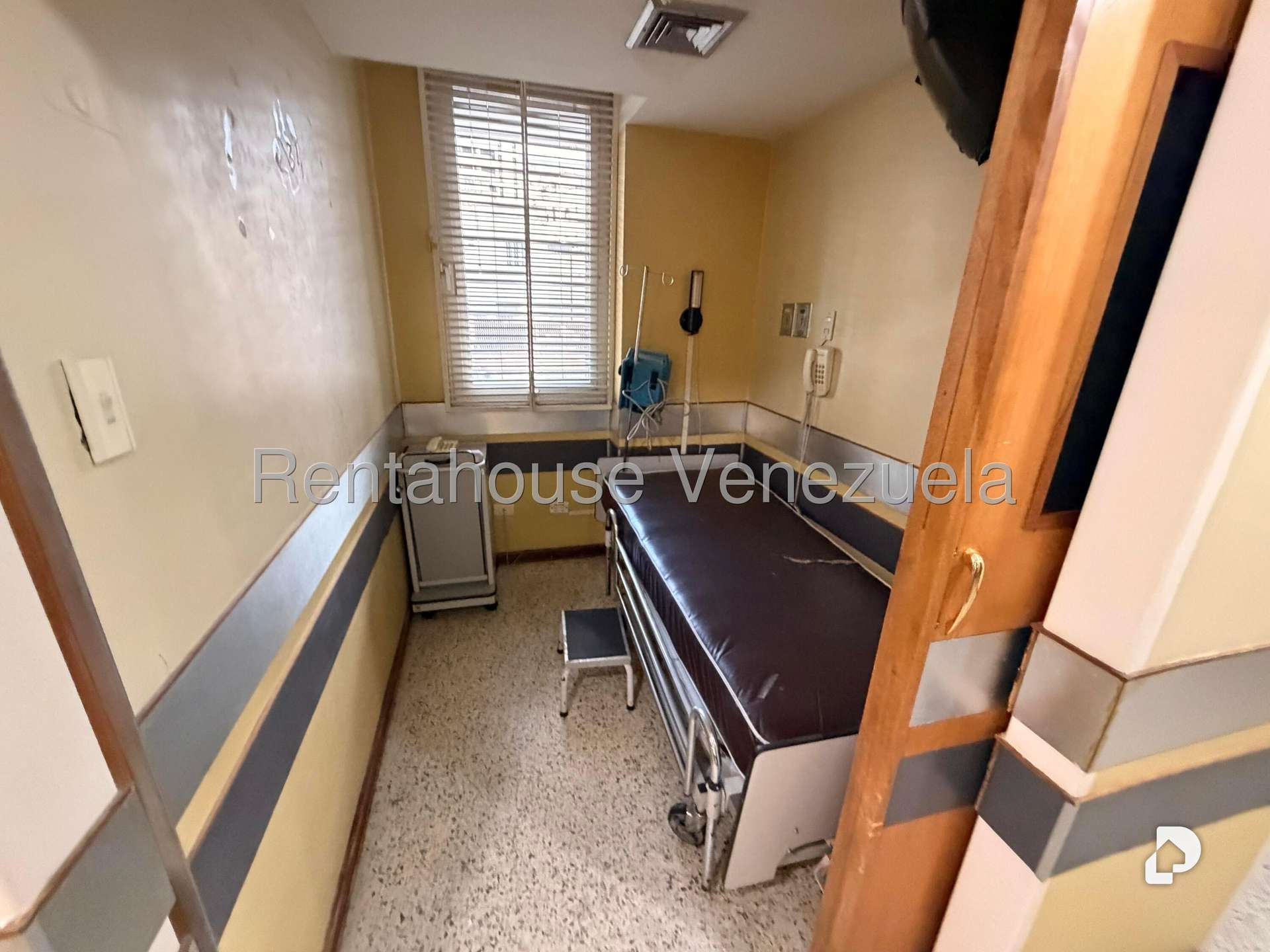 Local comercial en Bello Monte, Caracas – 25