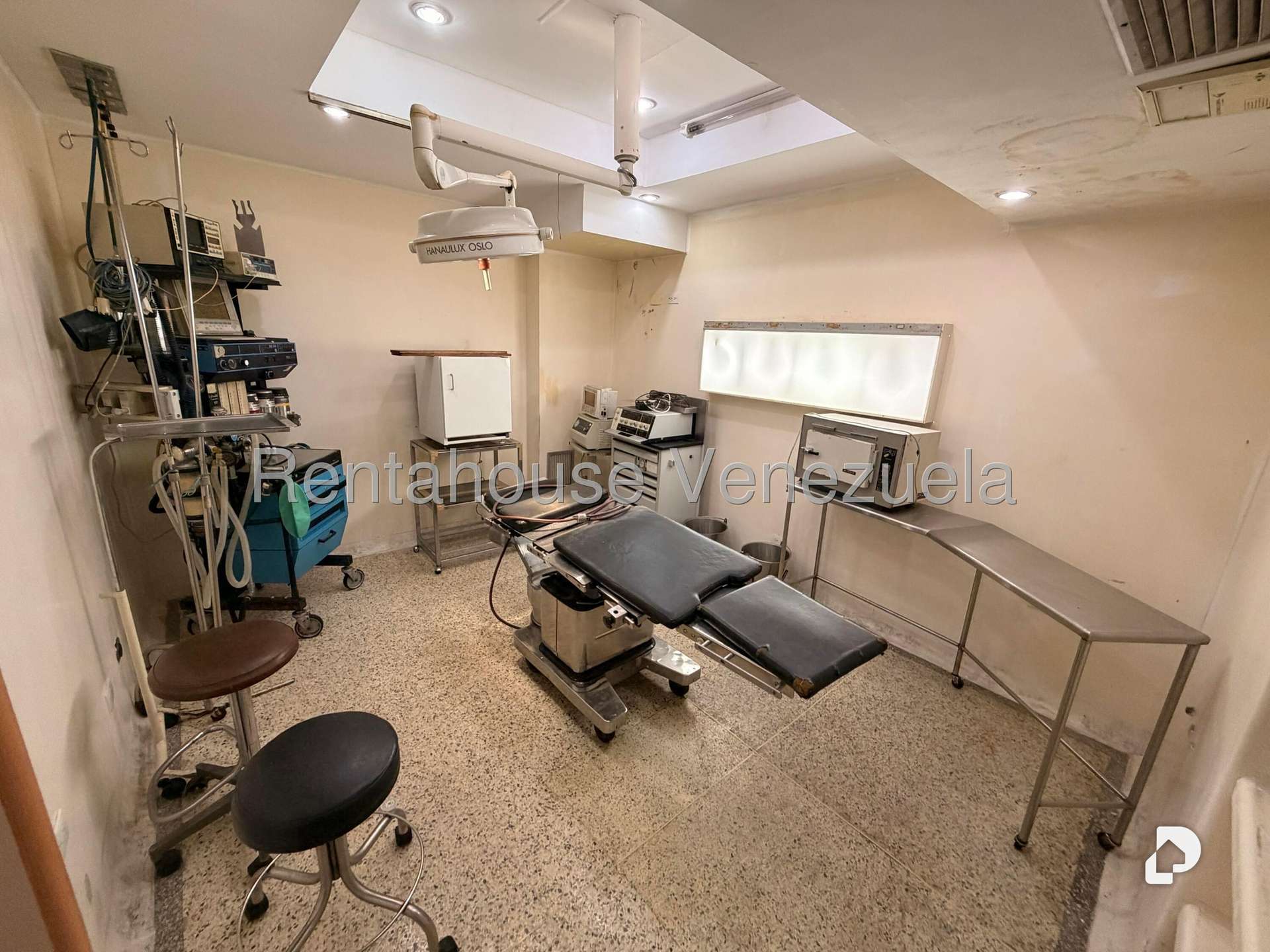 Local comercial en Bello Monte, Caracas – 12