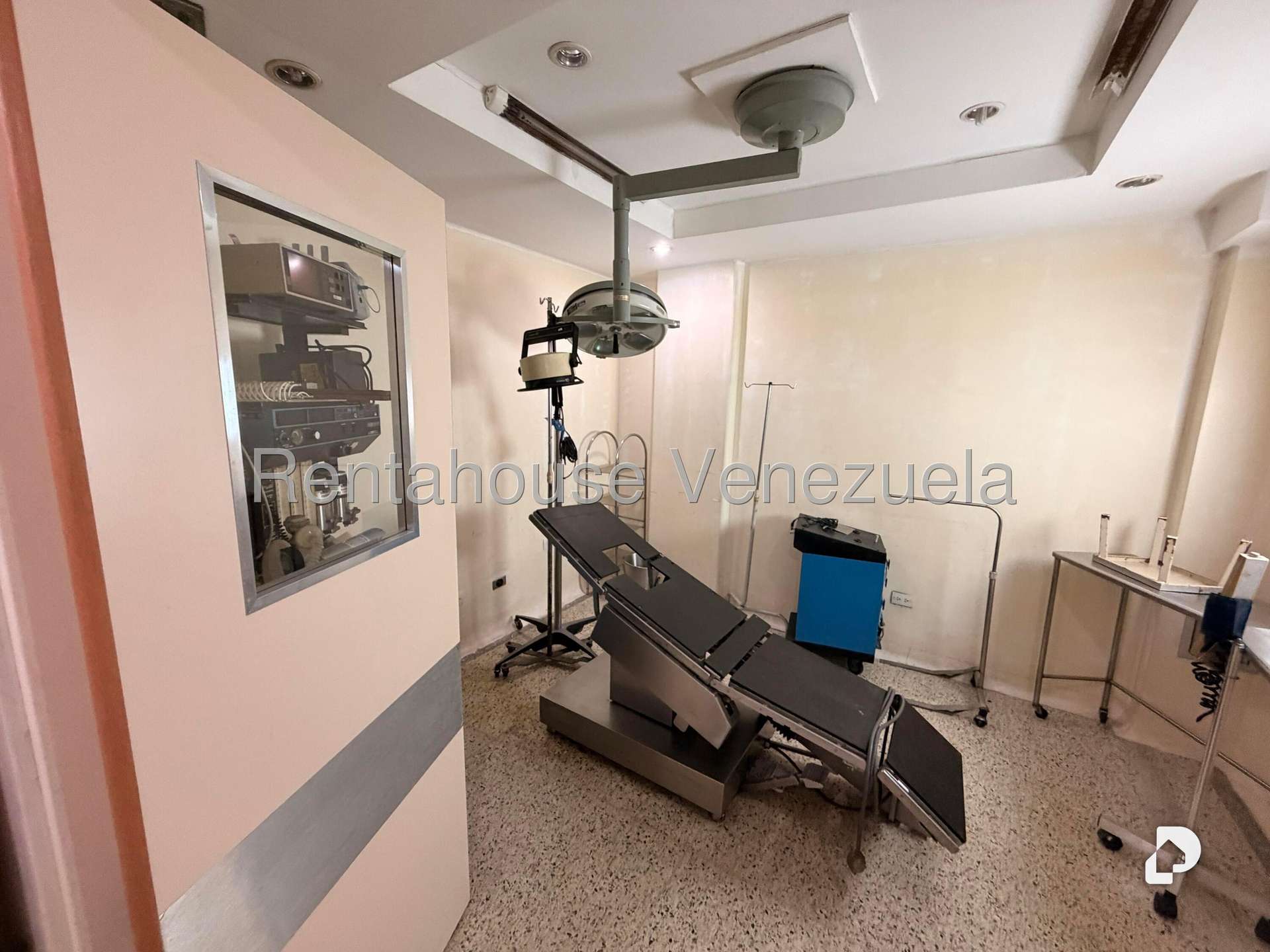 Local comercial en Bello Monte, Caracas – 18