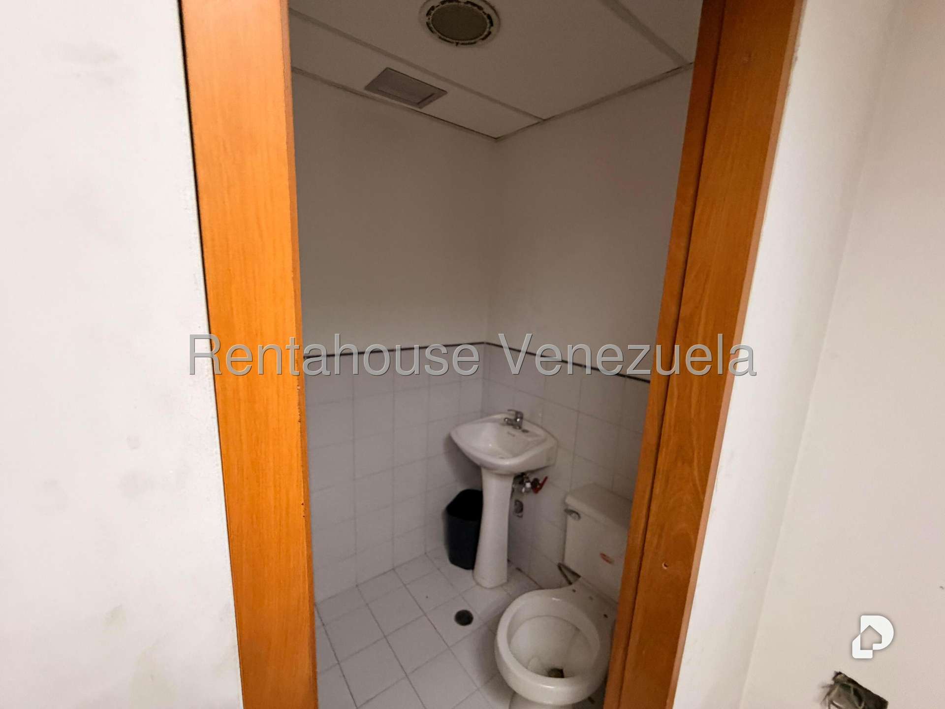 Local comercial en Bello Monte, Caracas – 51