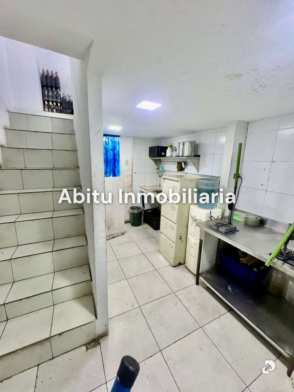 Commercial space in Av. Urdaneta, Caracas – 8