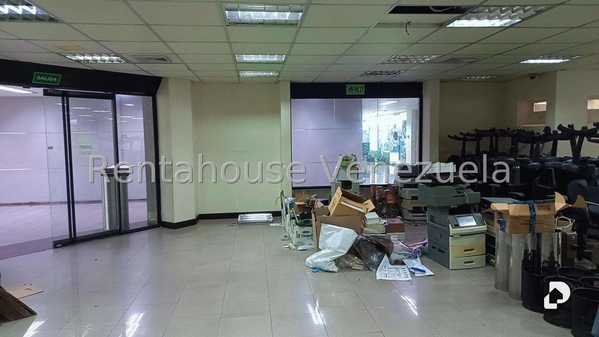 Local comercial en El Cafetal, Caracas – 23