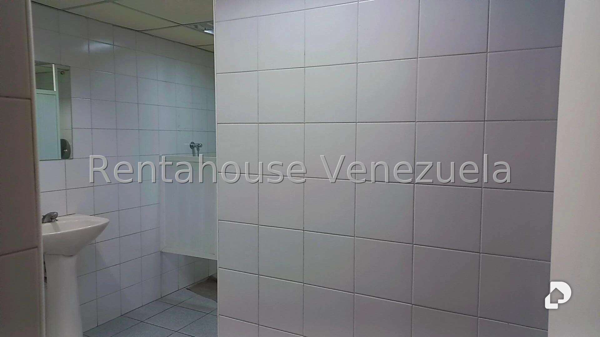 Local comercial en El Cafetal, Caracas – 22