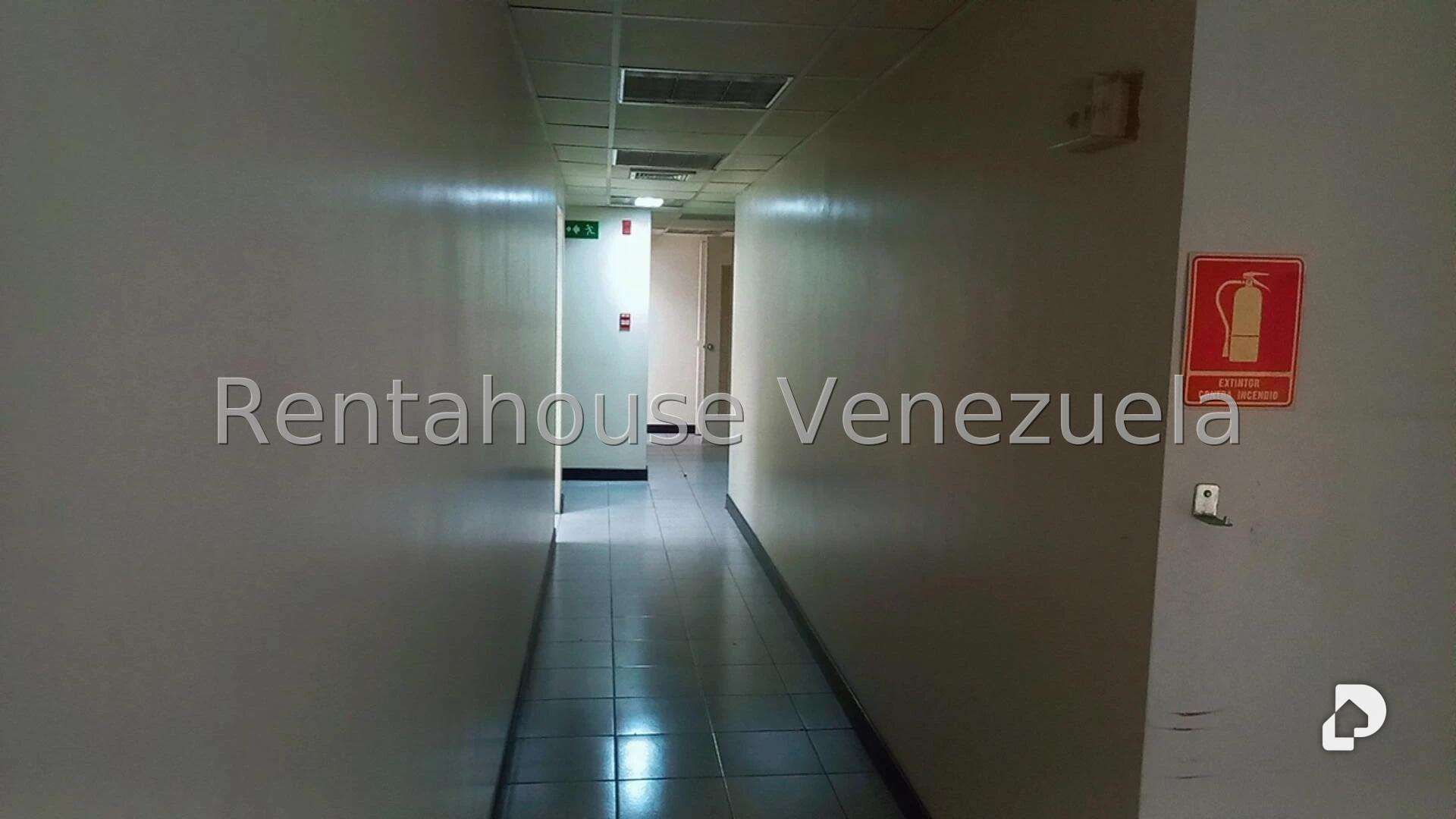 Local comercial en El Cafetal, Caracas – 21