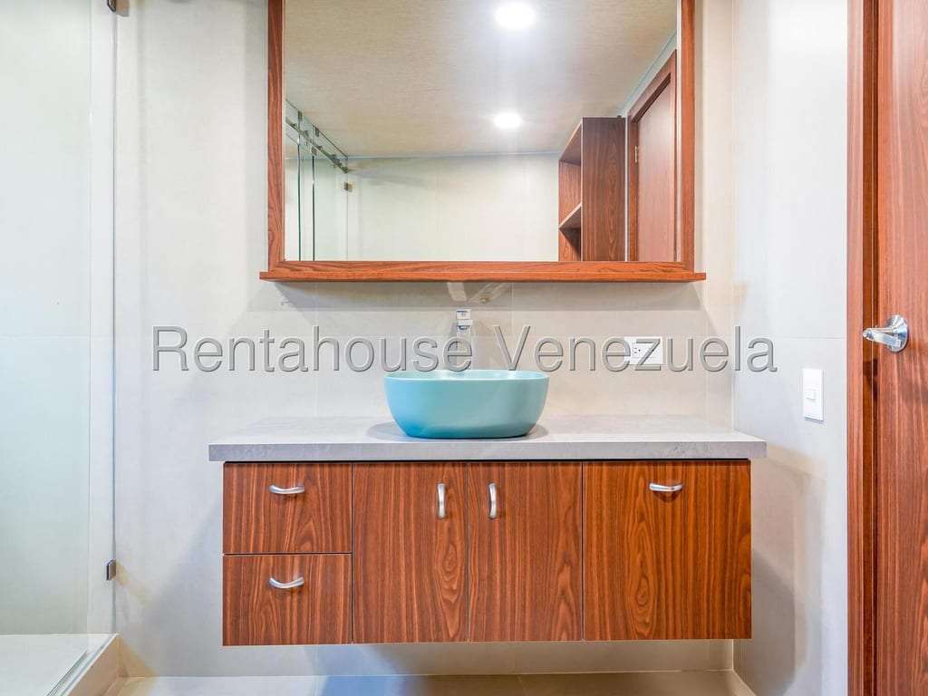 Apartamento en Las Mesetas de Santa Rosa de Lima, Caracas