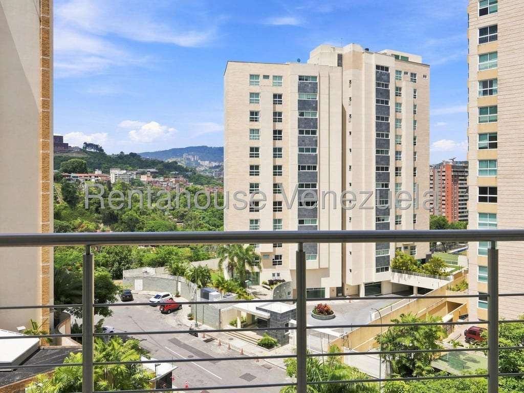 Apartamento en Las Mesetas de Santa Rosa de Lima, Caracas