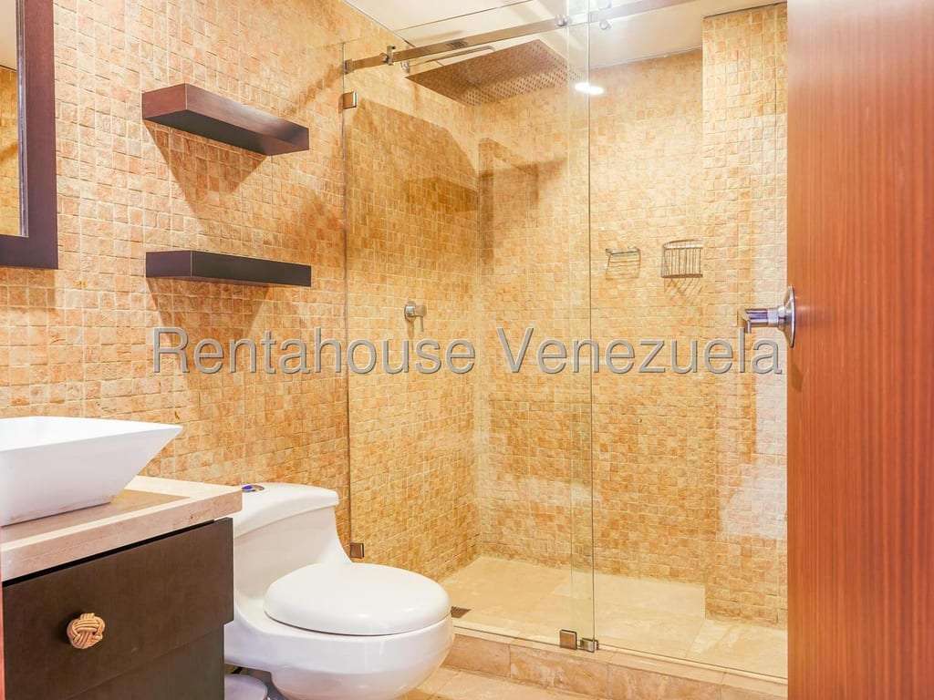 Apartamento en Las Mesetas de Santa Rosa de Lima, Caracas