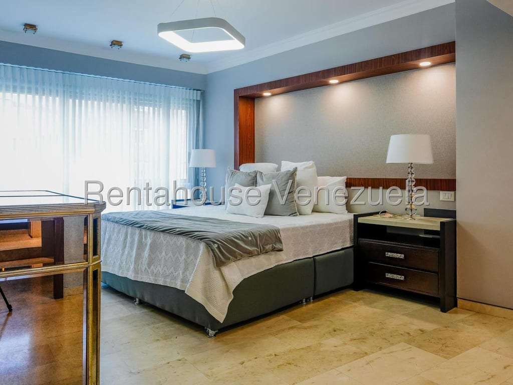 Apartamento en Las Mesetas de Santa Rosa de Lima, Caracas