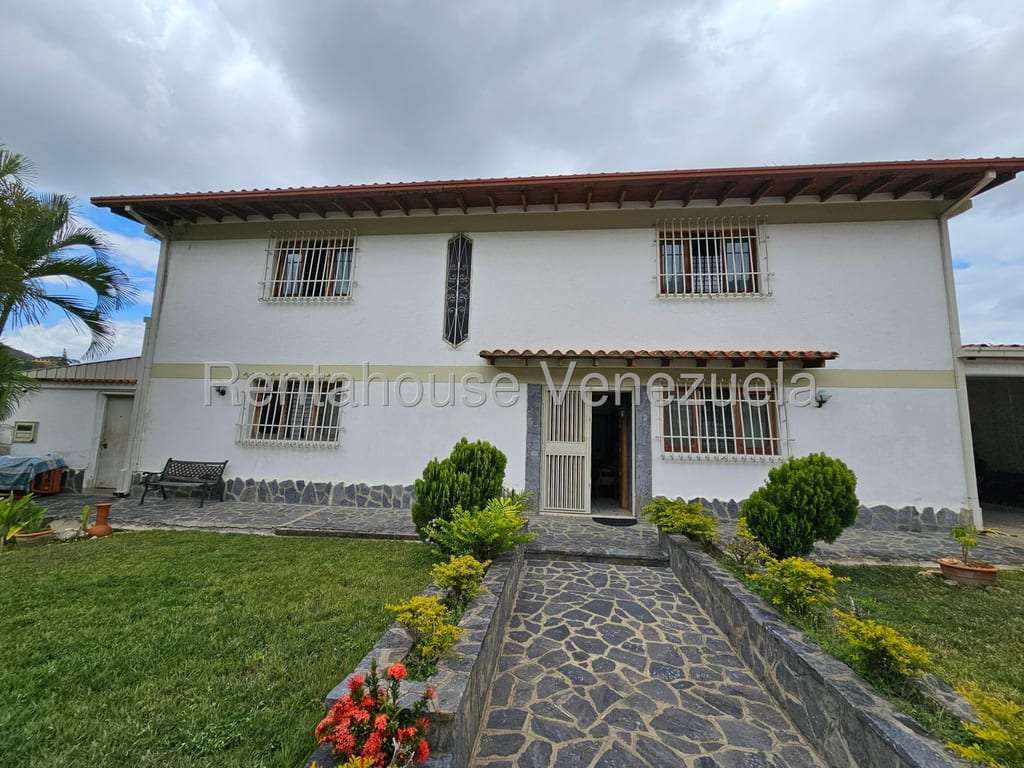House in Prados del Este, Caracas - 1