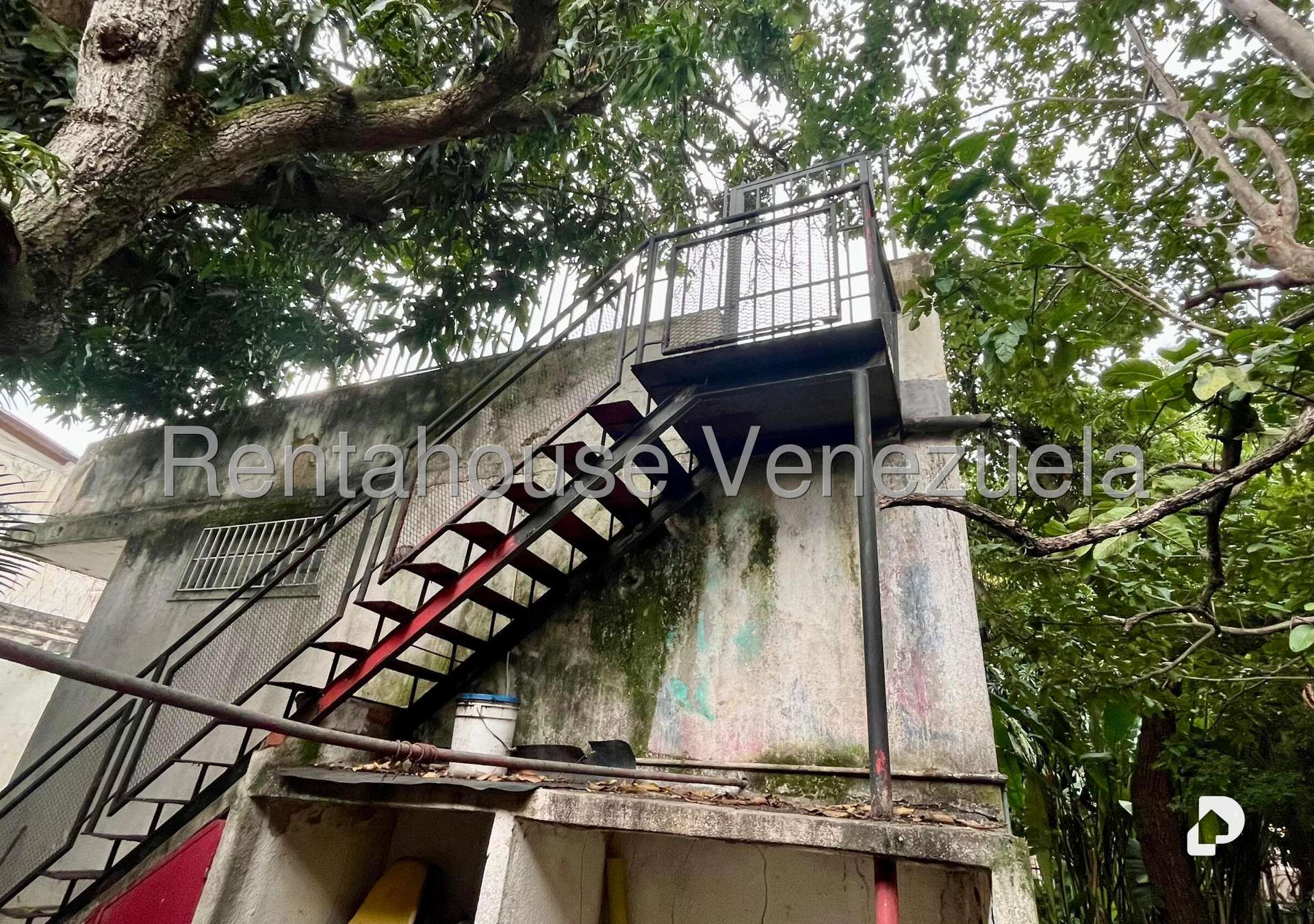 Casa en Alta Florida, Caracas – 33