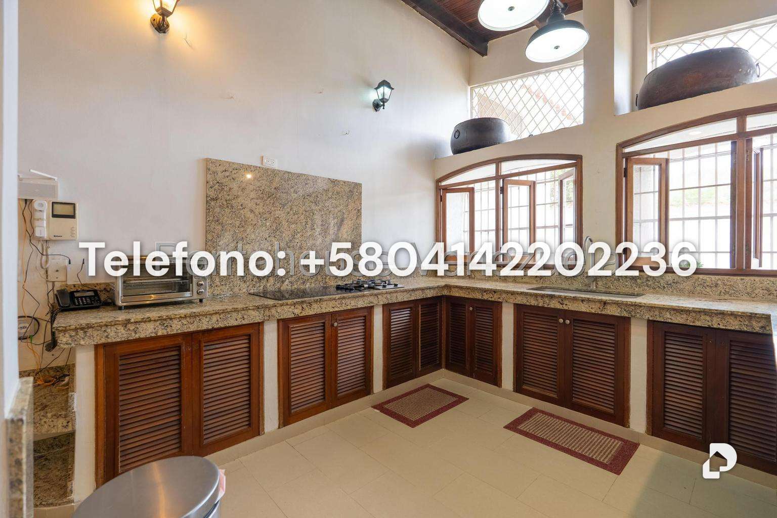 Casa en Prados del Este, Caracas – 31