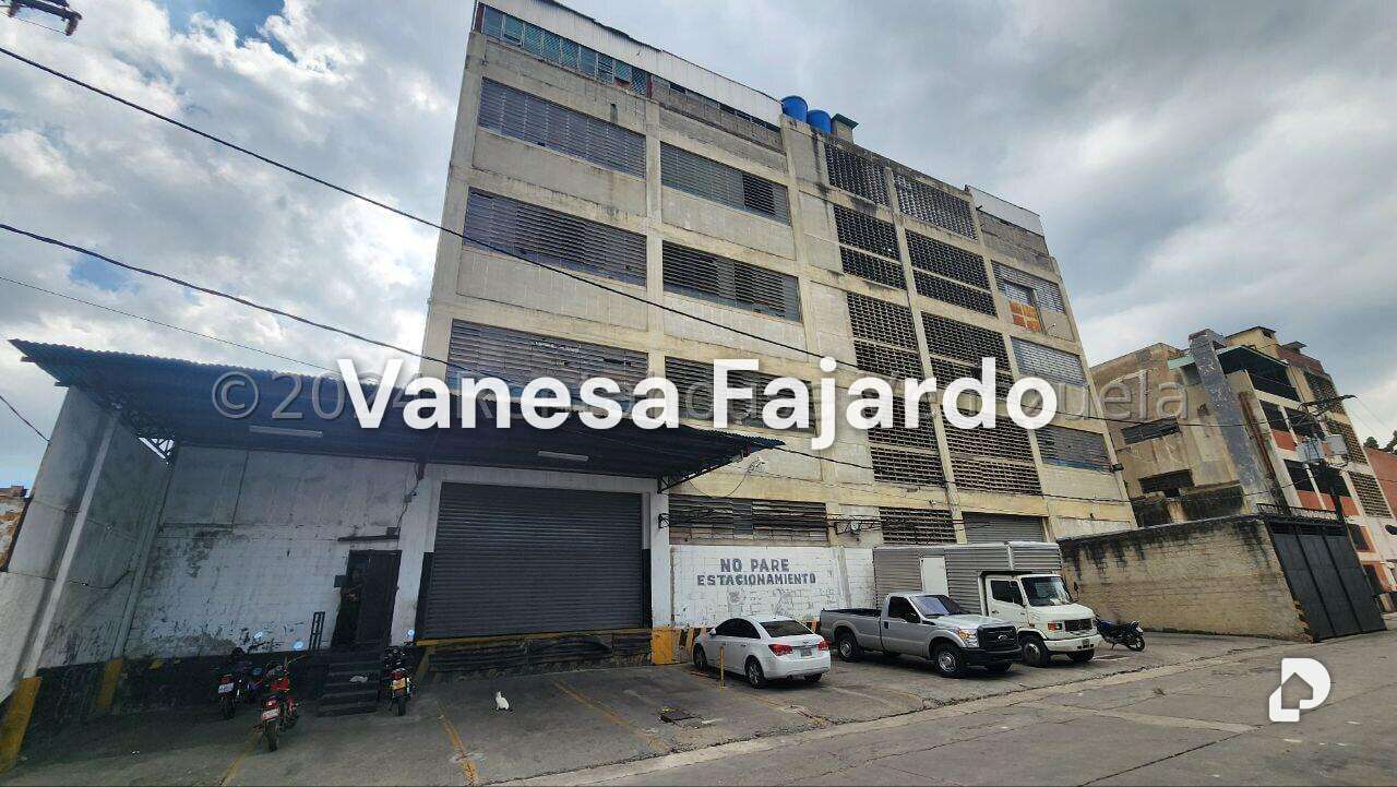 Galpón en Prado de María, Caracas – 1