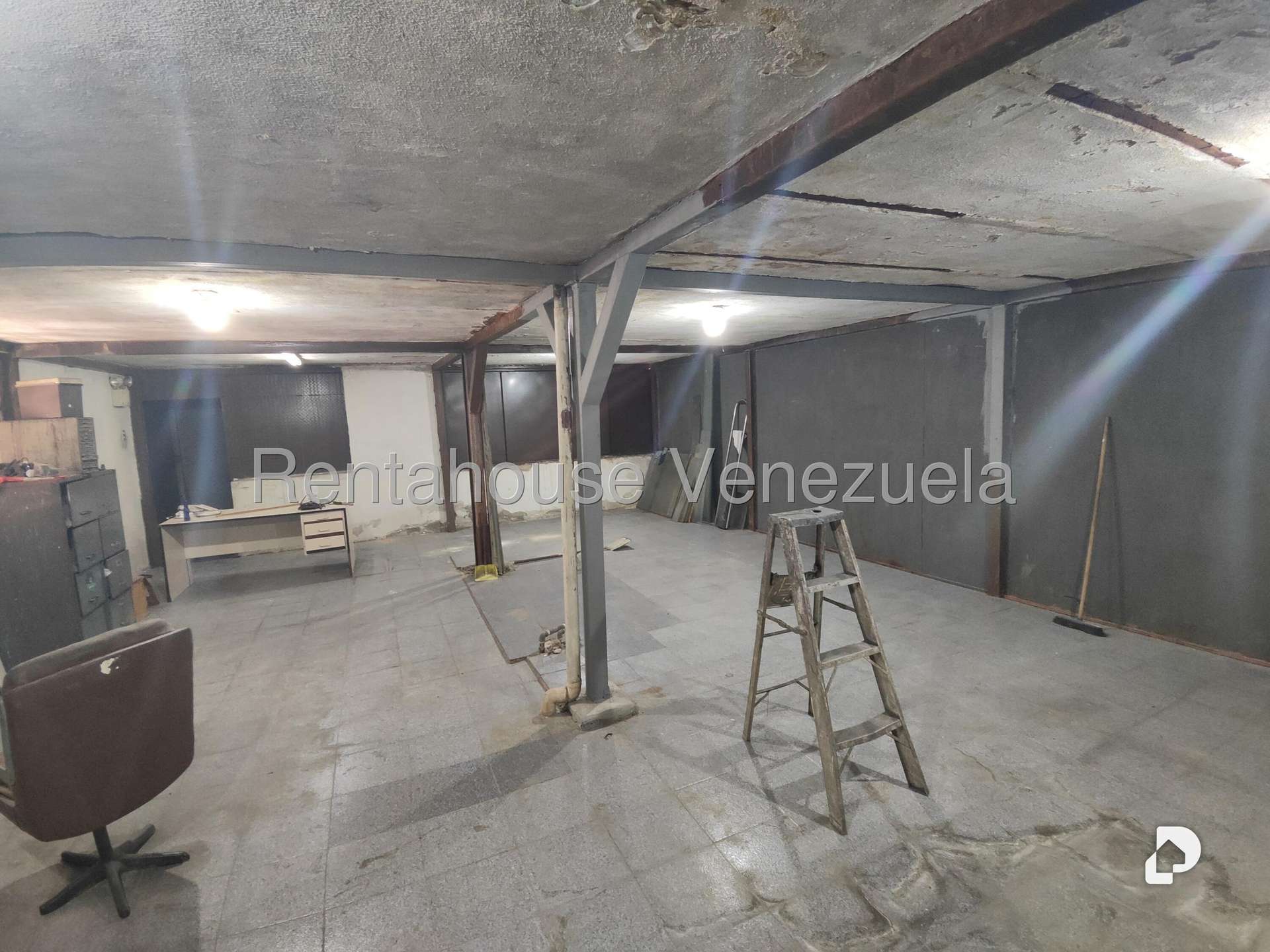 Local comercial en Parroquia Altagracia, Caracas – 12