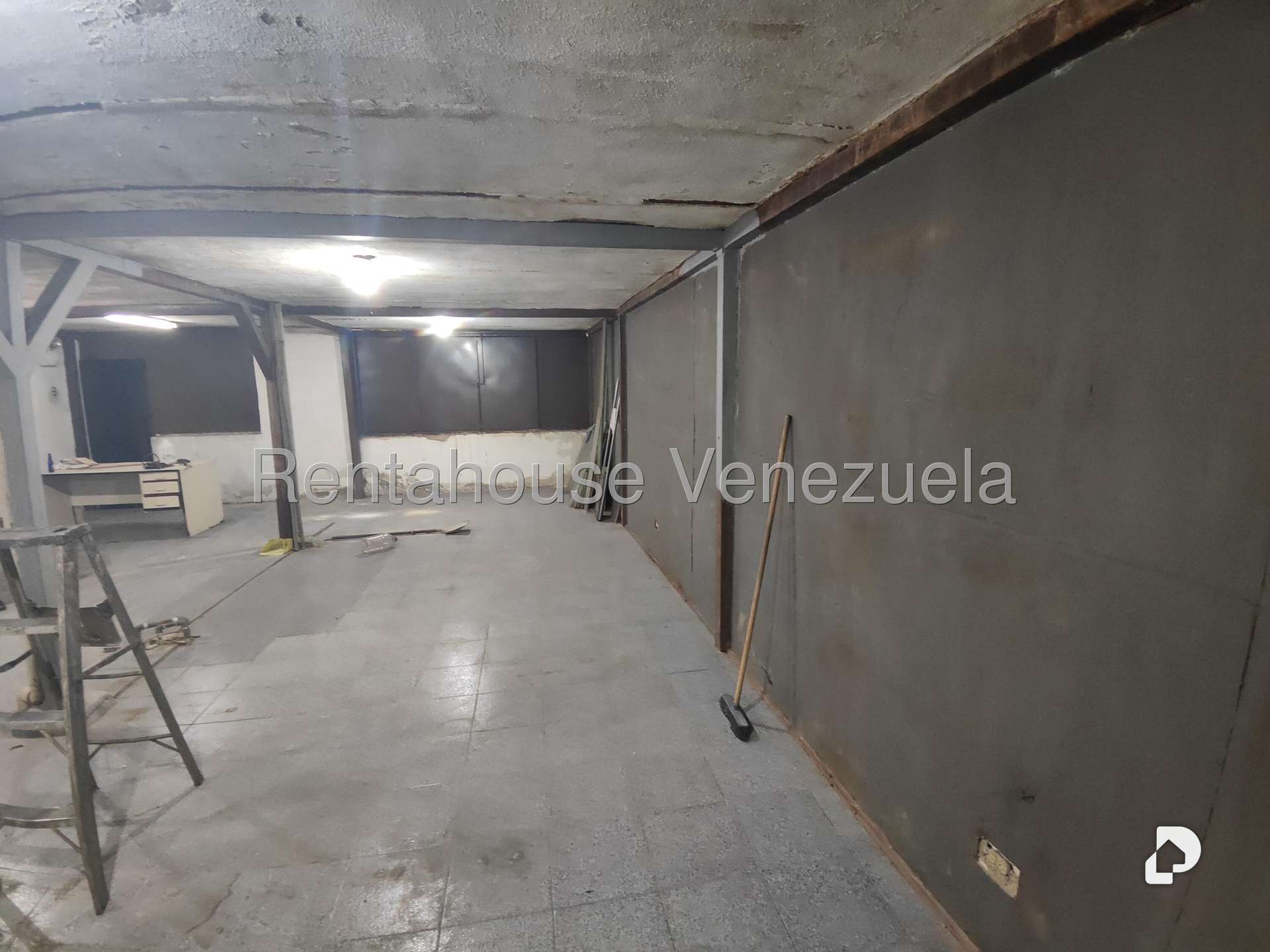 Local comercial en Parroquia Altagracia, Caracas – 17