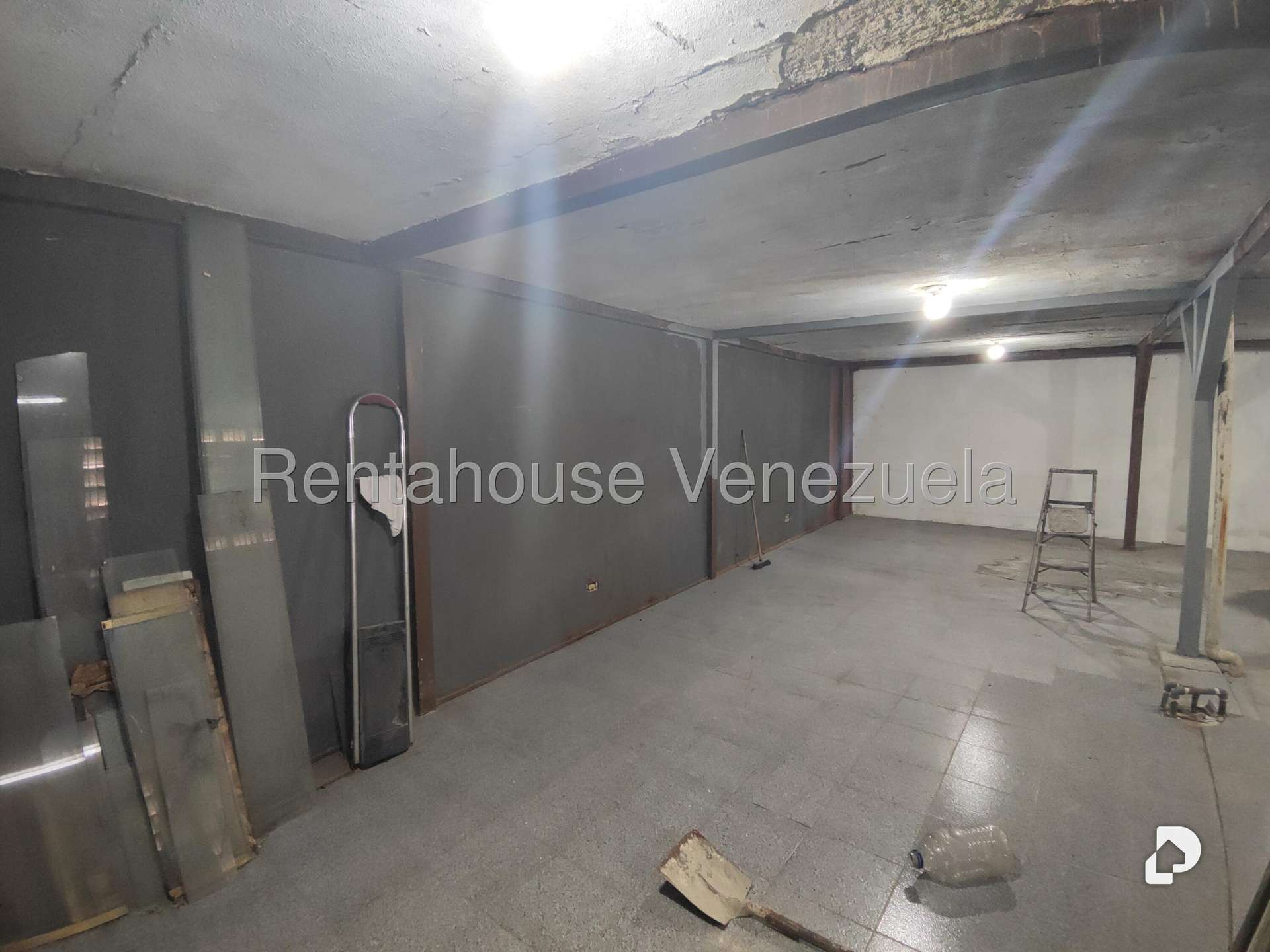 Local comercial en Parroquia Altagracia, Caracas – 16