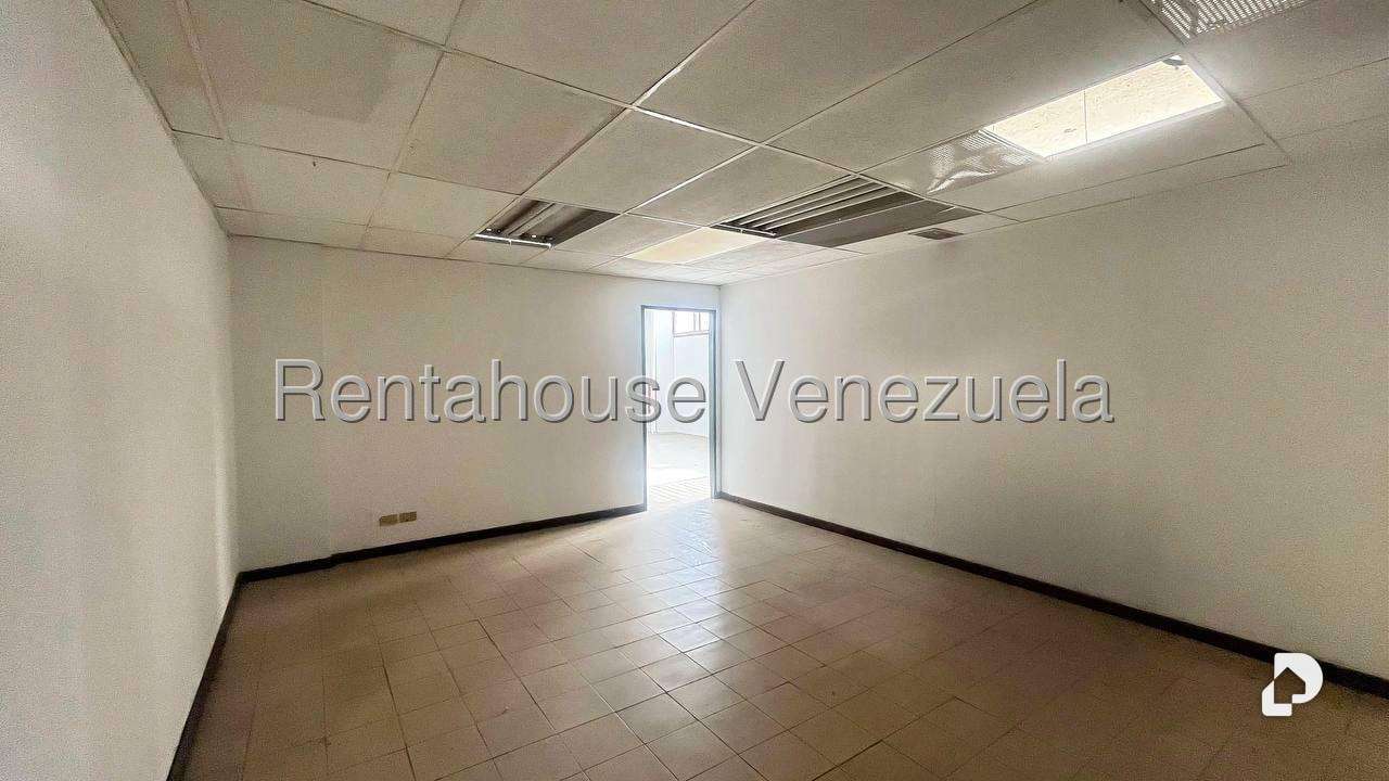 Edificio en Los Ruices, Caracas – 28