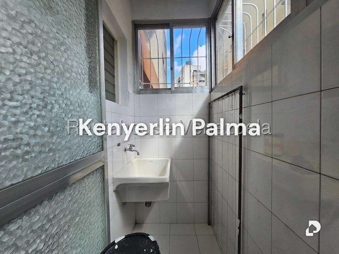 Apartamento en La Florida, Caracas – 23