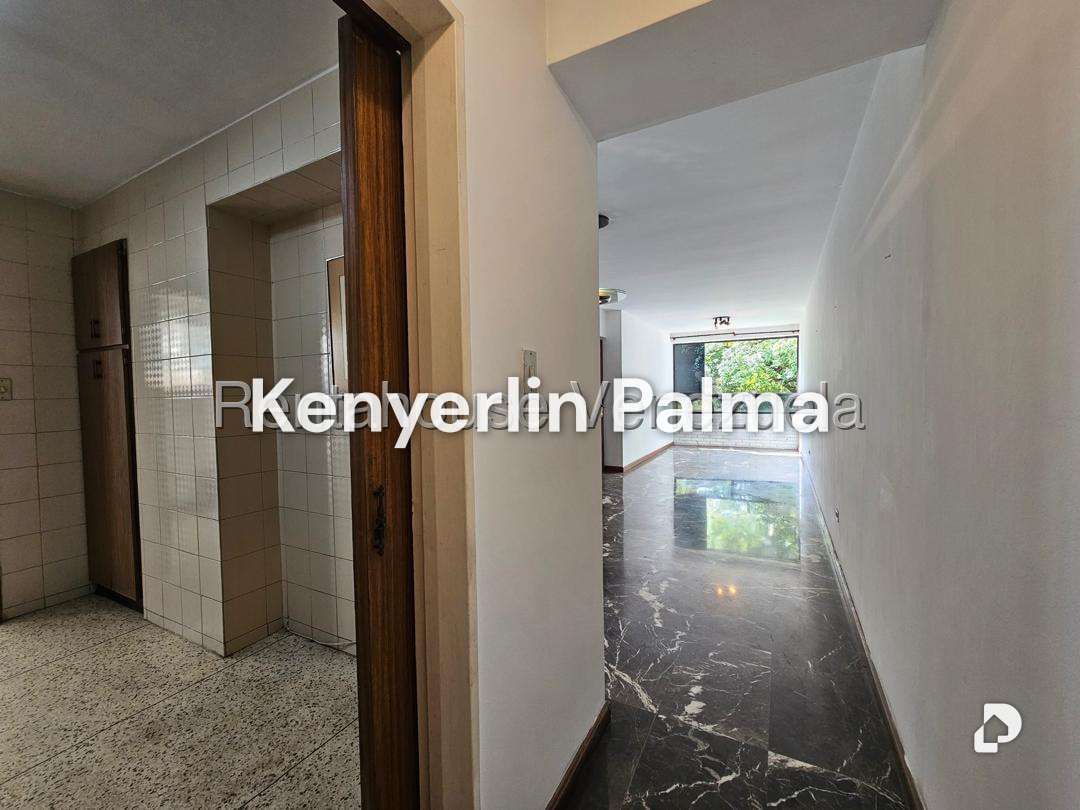 Apartamento en La Florida, Caracas – 12