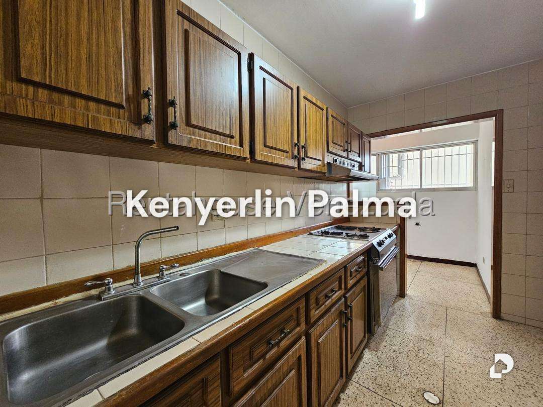 Apartamento en La Florida, Caracas – 13