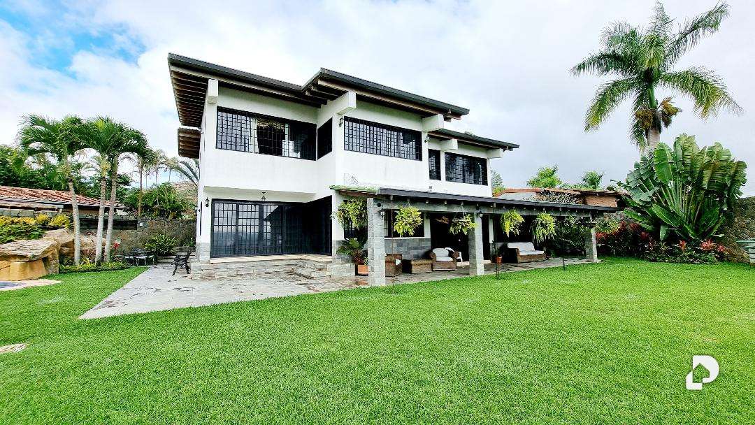 Casa en La Lagunita, Caracas – 23