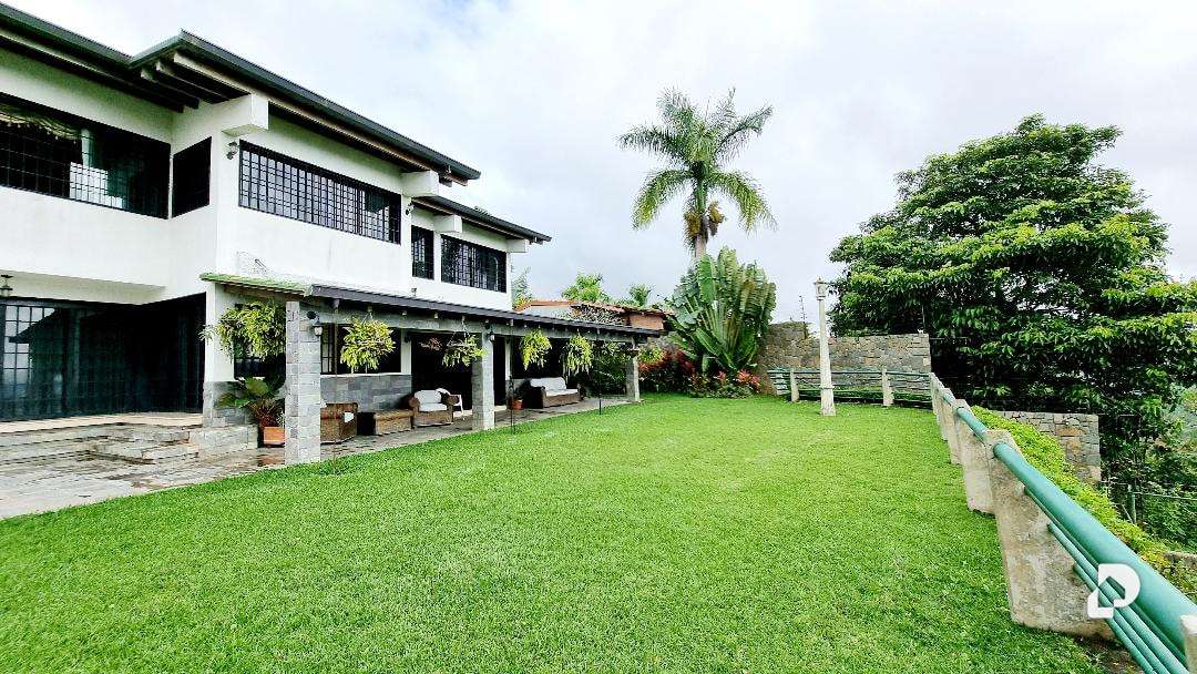 Casa en La Lagunita, Caracas – 24