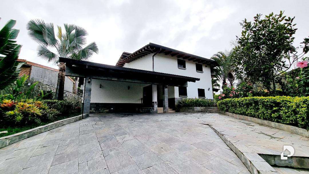 Casa en La Lagunita, Caracas – 2