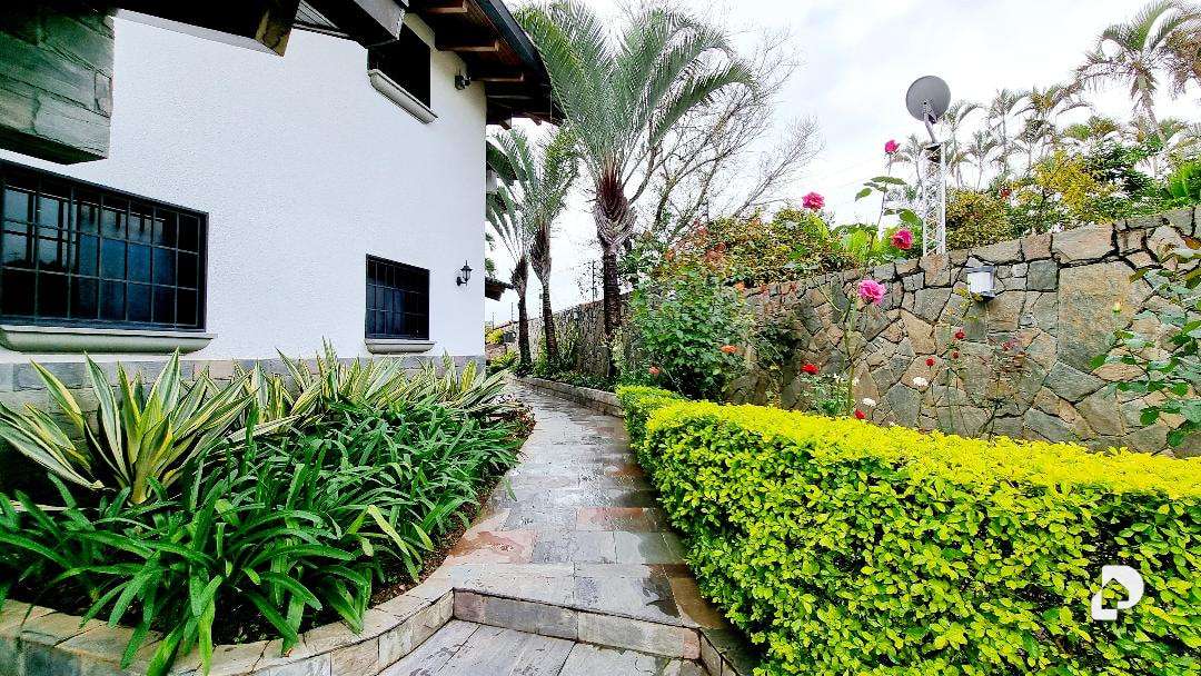 Casa en La Lagunita, Caracas – 26